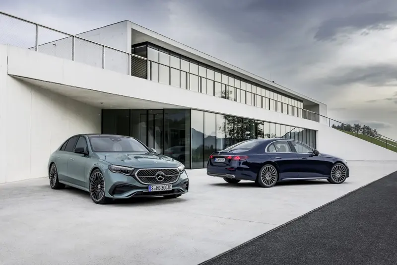 ภาพรถ Mercedes-Benz E-Class ของแท้จากสื่อทางการของผู้ผลิต ใช้ประกอบการเลือกรุ่น