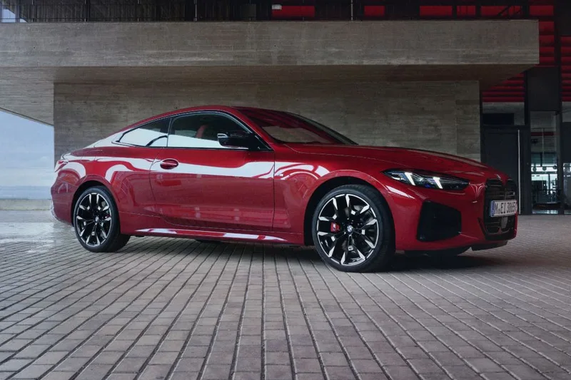 ภาพรถ BMW 4 Series Coupé ของแท้จากสื่อทางการของผู้ผลิต ใช้ประกอบการเลือกไซซ์ยางให้ตรงรุ่น