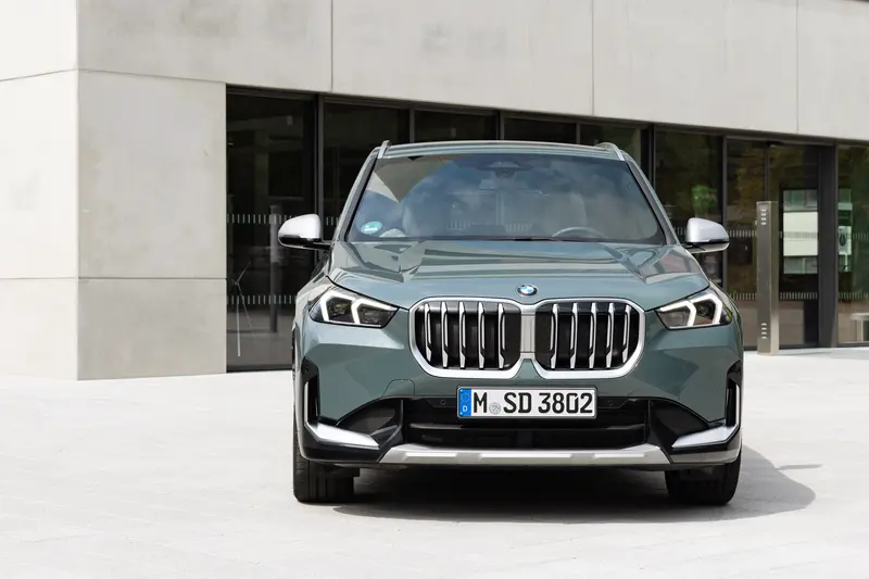 ภาพรถ BMW X1 ของแท้จากสื่อทางการของผู้ผลิต ใช้ประกอบการเลือกรุ่น