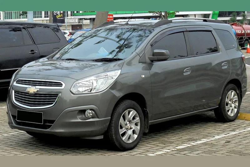 ภาพรถ Chevrolet Spin 1.5 (2013-2017) คันจริง ใช้ประกอบการเลือกไซซ์ยางให้ตรงรุ่น