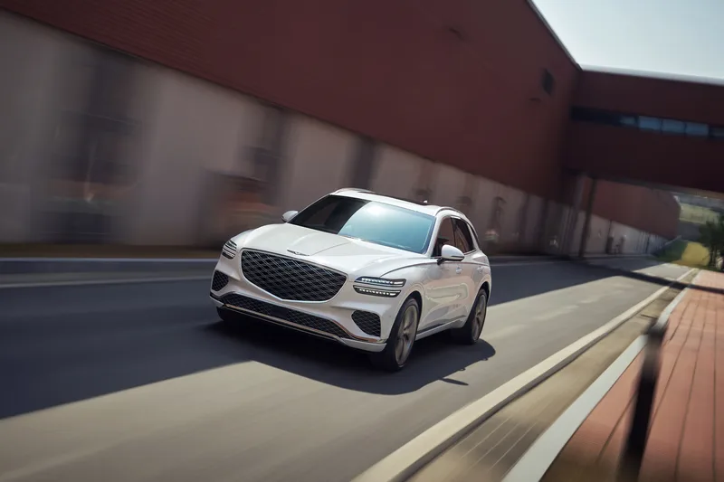 ภาพรถ Genesis GV70 ของแท้จากสื่อทางการของผู้ผลิต ใช้ประกอบการเลือกรุ่น