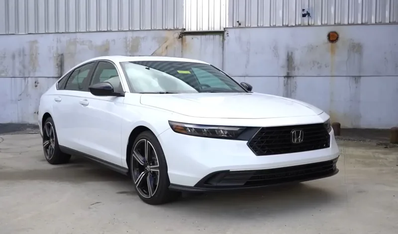 ภาพรถ Honda Accord e:HEV คันจริง ใช้ประกอบการเลือกรุ่น