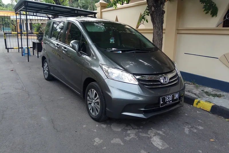 ภาพรถ Honda Freed คันจริง ใช้ประกอบการเลือกรุ่น