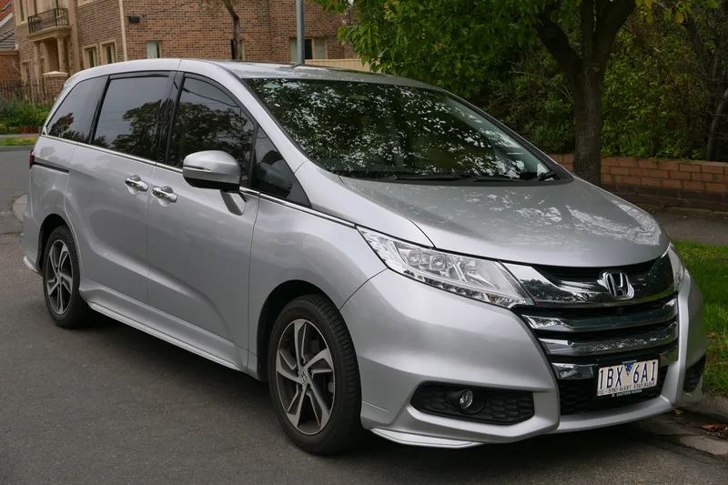 ภาพรถ Honda Odyssey (RC) 2013-2022 คันจริง ใช้ประกอบการเลือกรุ่น
