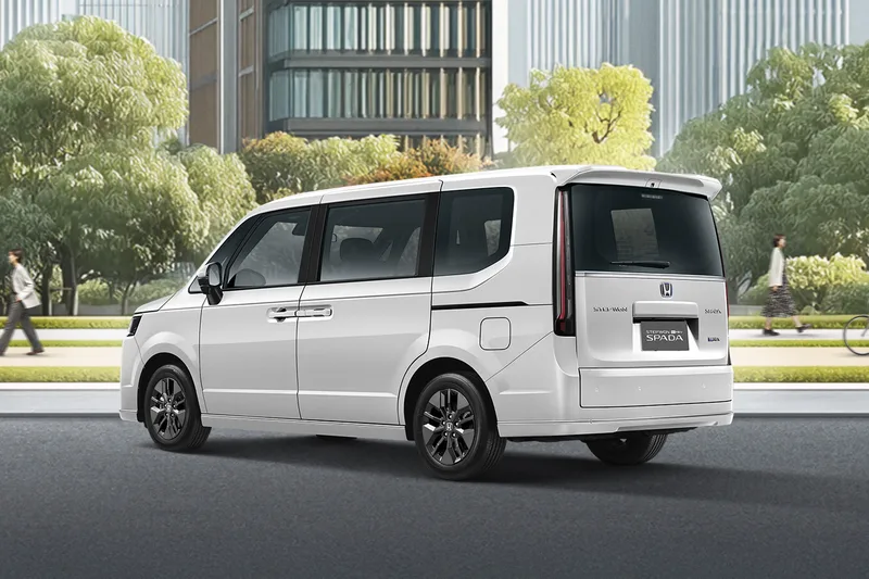 ภาพรถ Honda STEP WGN e:HEV ของแท้จากสื่อทางการของผู้ผลิต ใช้ประกอบการเลือกรุ่น
