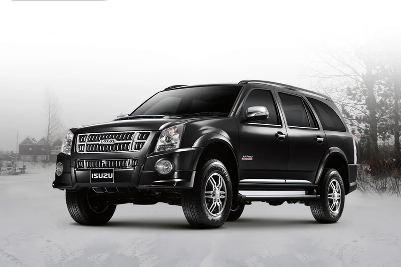 ภาพรถ Isuzu MU-7 ของแท้จากสื่อทางการของผู้ผลิต ใช้ประกอบการเลือกรุ่น