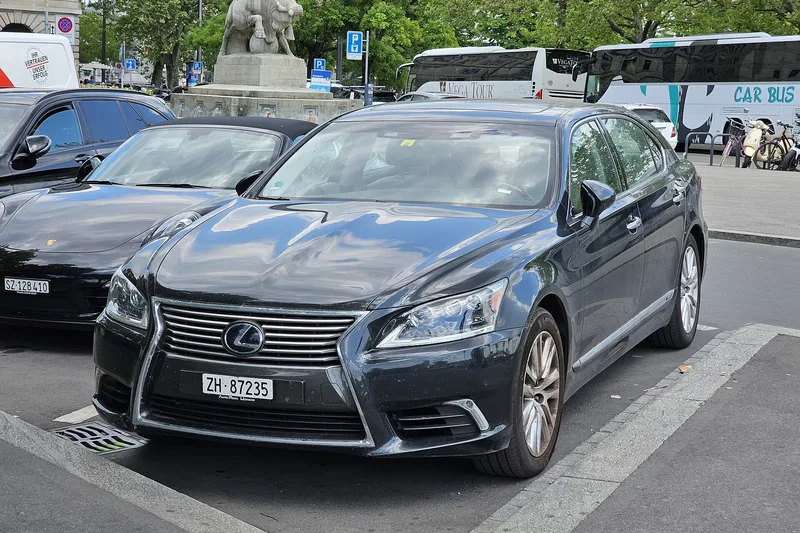 ภาพรถ Lexus LS ตัวถัง XF40 (2007-2017) คันจริง ใช้ประกอบการเลือกรุ่น