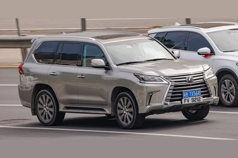 ภาพรถ Lexus LX 570 ตัวถัง J200 (2008-2021) คันจริง ใช้ประกอบการเลือกรุ่น