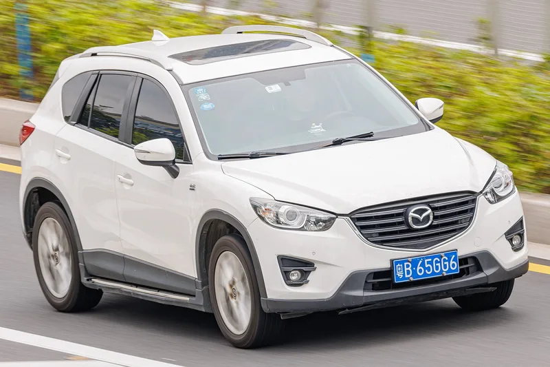 ภาพรถ Mazda CX-5 ตัวถัง KE (2013-2017) คันจริง ใช้ประกอบการเลือกรุ่น
