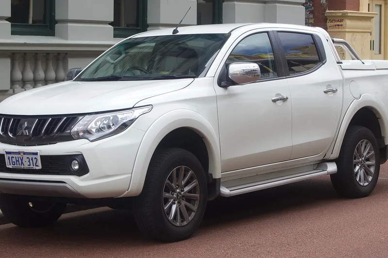 ภาพรถ Mitsubishi Triton MQ/MR (2015-2023) คันจริง ใช้ประกอบการเลือกรุ่น