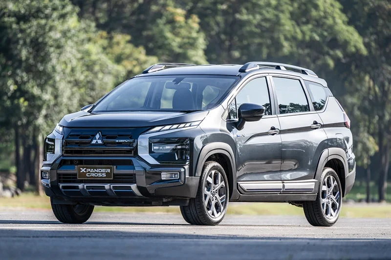 ภาพรถ Mitsubishi Xpander Cross HEV ของแท้จากสื่อทางการของผู้ผลิต ใช้ประกอบการเลือกไซซ์ยางให้ตรงรุ่น