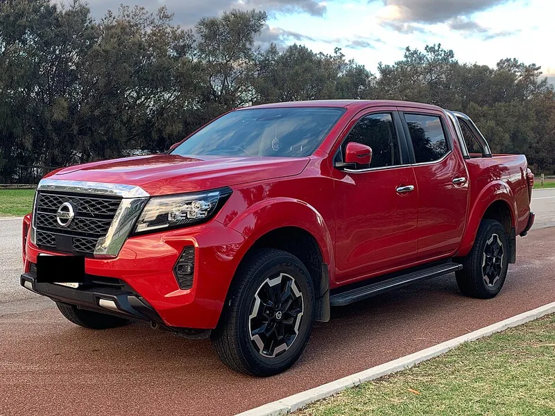 ภาพรถ Nissan Navara คันจริง ใช้ประกอบการเลือกรุ่น