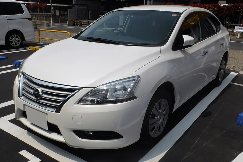 ภาพรถ Nissan Sylphy ตัวถัง B17 (2012-2019) คันจริง ใช้ประกอบการเลือกรุ่น