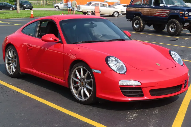 ภาพรถ Porsche 911 ตัวถัง 997 (2005-2012) คันจริง ใช้ประกอบการเลือกไซซ์ยางให้ตรงรุ่น