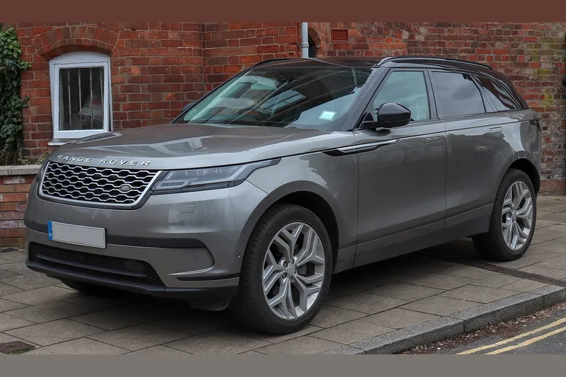 ภาพรถ Range Rover Velar ตัวถัง L560 (2017-ปัจจุบัน) คันจริง ใช้ประกอบการเลือกไซซ์ยางให้ตรงรุ่น