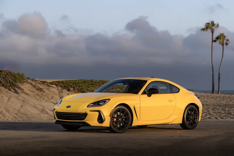 ภาพรถ Subaru BRZ ของแท้จากสื่อทางการของผู้ผลิต ใช้ประกอบการเลือกไซซ์ยางให้ตรงรุ่น