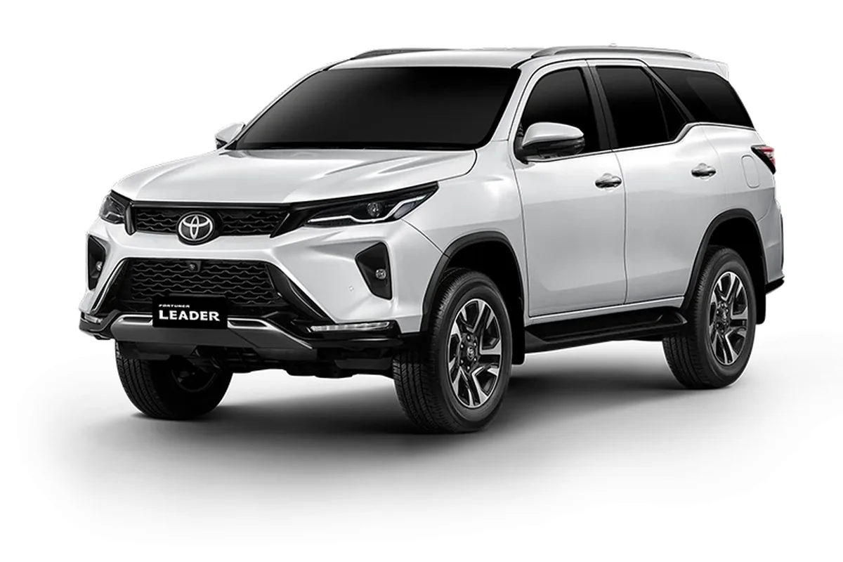 ภาพรถ Toyota Fortuner ของแท้จากสื่อทางการของผู้ผลิต ใช้ประกอบการเลือกรุ่น