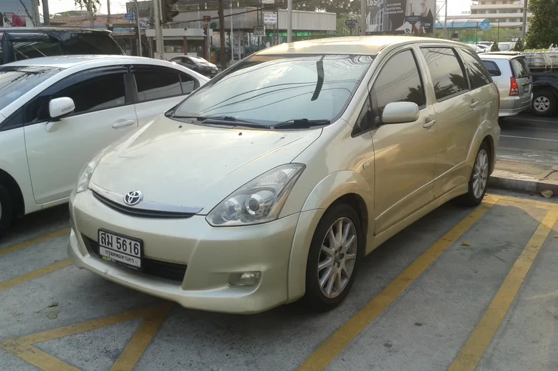 ภาพรถ Toyota Wish (AE10) คันจริง ใช้ประกอบการเลือกรุ่น