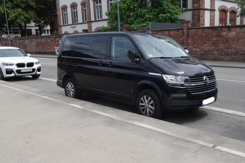 ภาพรถ Volkswagen Caravelle T6 / T6.1 (2016-2024) คันจริง ใช้ประกอบการเลือกรุ่น