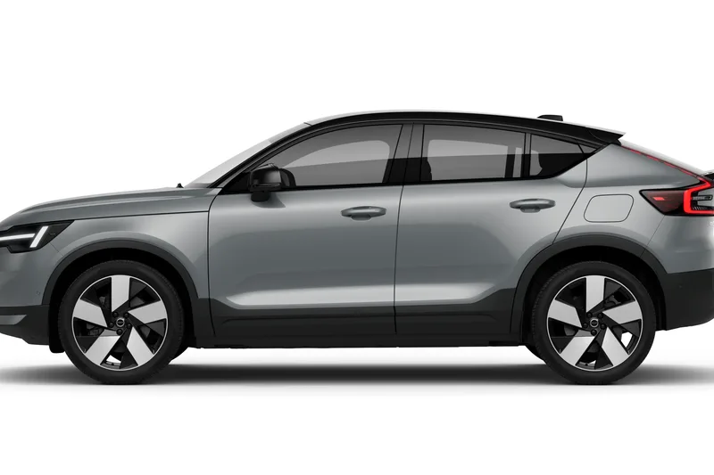 ภาพรถ Volvo C40 Recharge / EX40 ของแท้จากสื่อทางการของผู้ผลิต ใช้ประกอบการเลือกไซซ์ยางให้ตรงรุ่น
